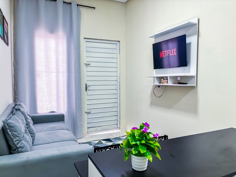 Apê 04 com Wi-fi I A/C a 2 min. do Shopping