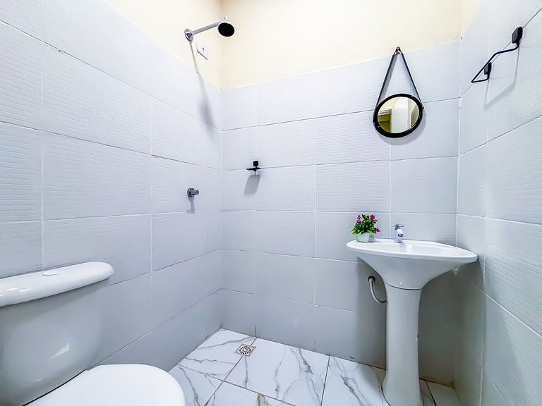 Apê 04 com Wi-fi I A/C a 2 min. do Shopping