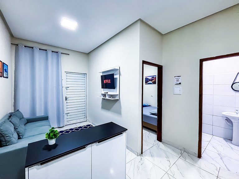 Apê 03 com Wi-Fi I A/C a 2 min. do Shopping