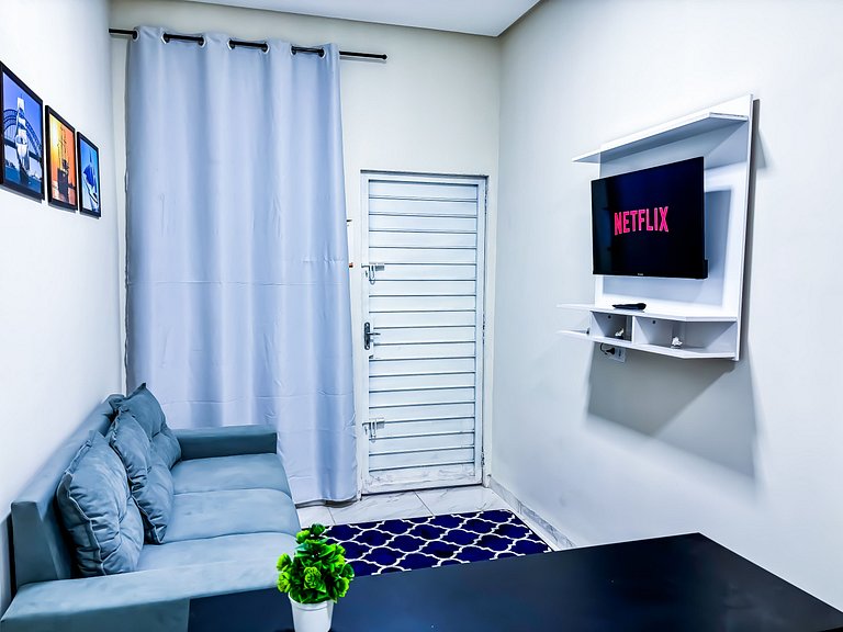 Apê 03 com Wi-Fi I A/C a 2 min. do Shopping