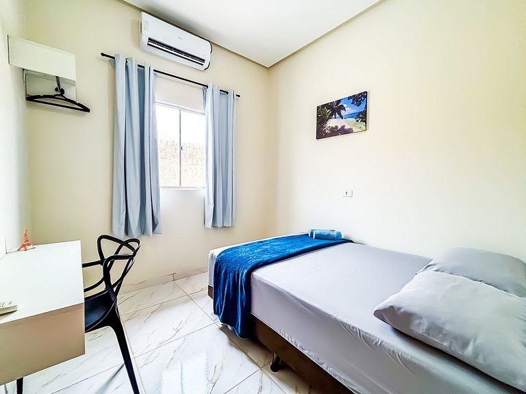 Apê 02 com Wi-Fi I A/C a 2 min. do Shopping