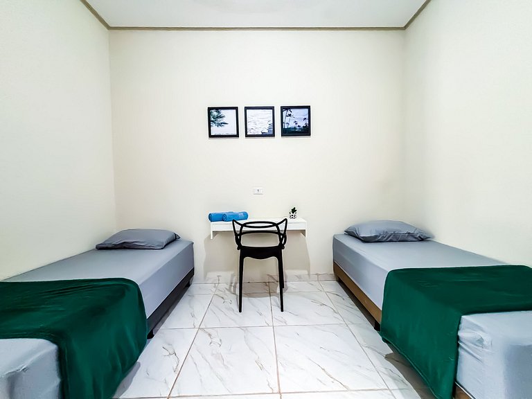 Apê 02 com Wi-Fi I A/C a 2 min. do Shopping