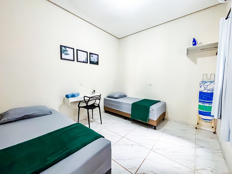 Apê 02 com Wi-Fi I A/C a 2 min. do Shopping