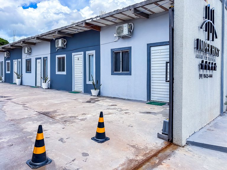 Apê 02 com Wi-Fi I A/C a 2 min. do Shopping